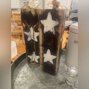 Rustic Star Decor with White Accents